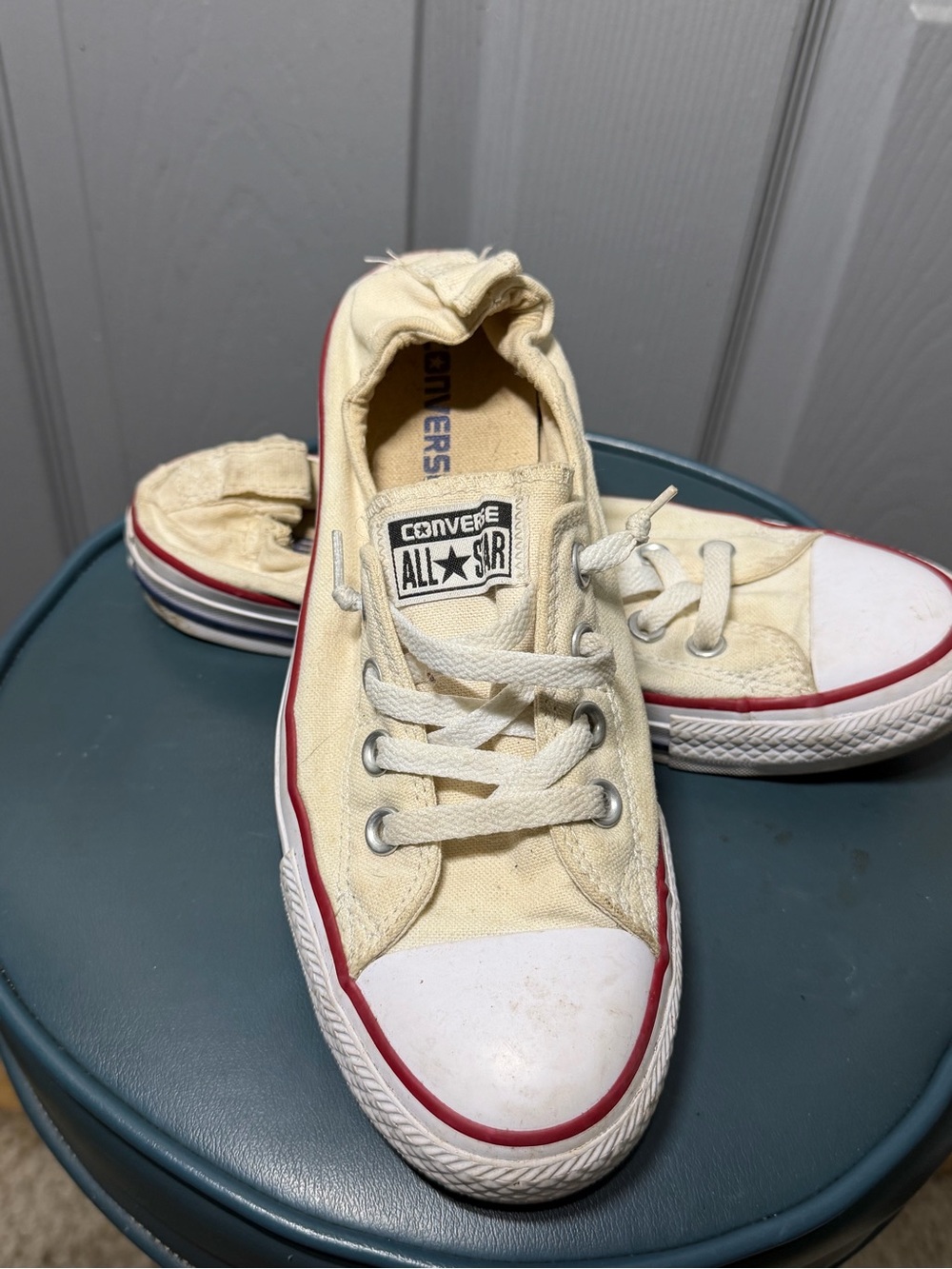 Converse Women’s Cream Low-Top Sneakers with Red Trim